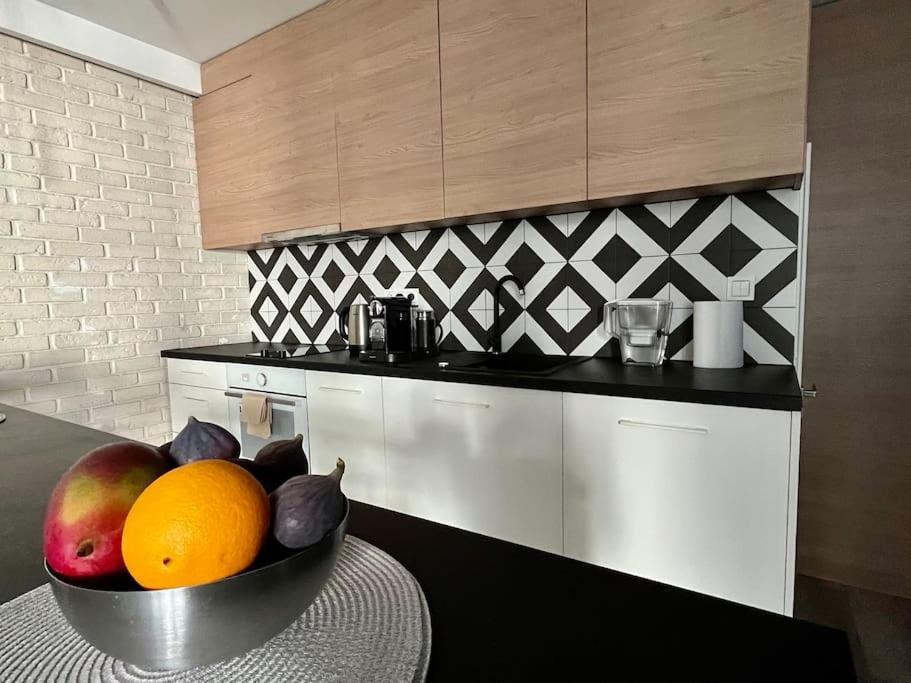 Smart Apartment Ogrodowa Varşovia Exterior foto